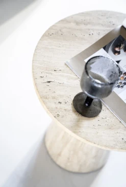 Beistelltisch Aime 9 Beistelltisch Aime -Möbelhaus Bijzettafel Aime Modern Travertin 45x45 2