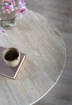 Beistelltisch Aime 10 Beistelltisch Aime -Möbelhaus Bijzettafel Aime Modern Travertin 70x70 2