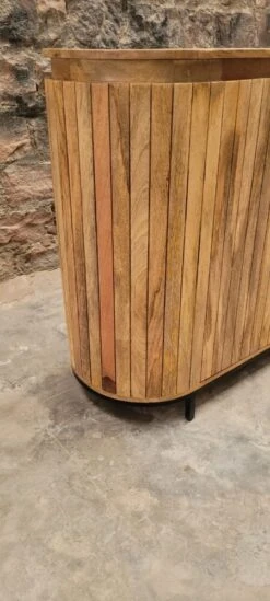 Anrichte Oxford 5 Anrichte Oxford -Möbelhaus Dressoir Oxford Mangohout Mokana Meubelen 2 1300 1000 scaled 1