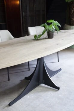 Esszimmertisch Imbuto -Möbelhaus Eetkamertafel Imbuto eikenhout Mokana Meubelen 4 1300 1000 scaled 1