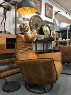 Jesse Schmal Kroko -Möbelhaus IMG 0207 e1543535150633 1300 1000 scaled 1