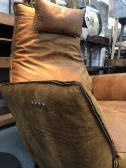 Jesse Schmal Kroko -Möbelhaus IMG 0208 e1543535170893 1300 1000 scaled 1