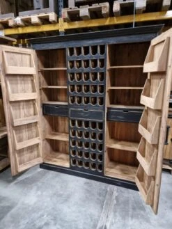 Weinschrank Frederique Schwarz -Möbelhaus frederique 1300 1000 scaled 1
