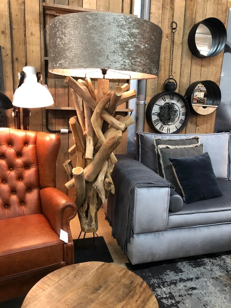 Baumstammleuchte Mit Kroko-Lampenschirm 5 Baumstammleuchte Mit Kroko-Lampenschirm – Bild 5