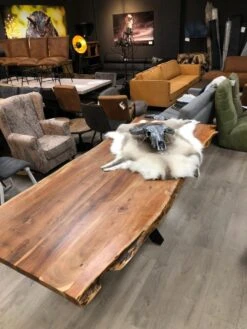 Living Edge Baumstamtisch